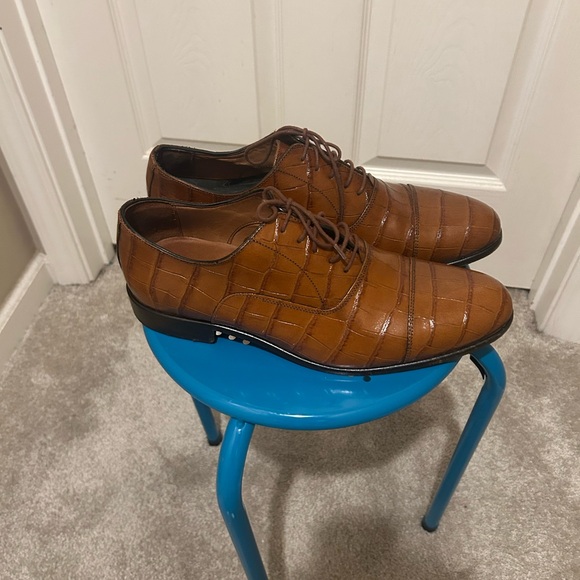 Paul Fredrick Tan Crocodile Pattern Oxfords - Picture 2 of 4